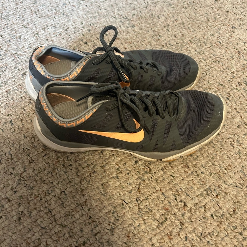 Nike tennis shoes